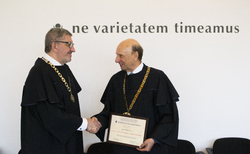 dsc-1053_250x154_crop_478b24840a