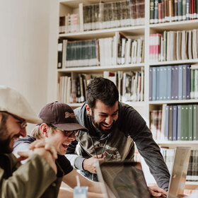 young-profecionals-unsplash_280x280_crop_478b24840a