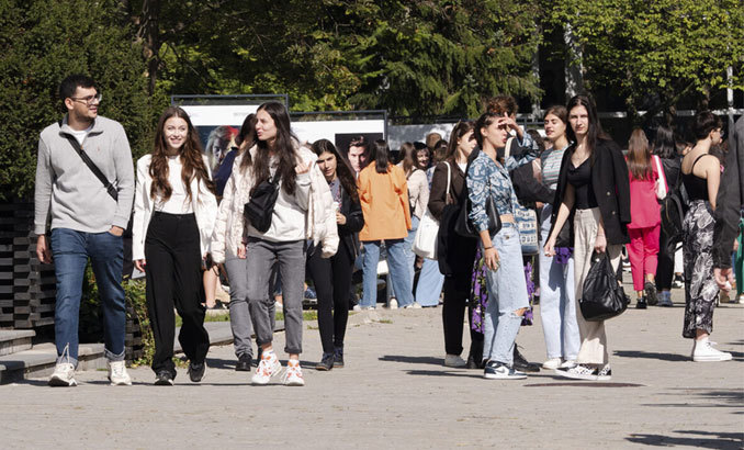 studenti-nbu_678x410_crop_478b24840a