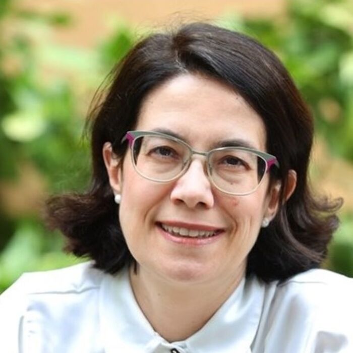 raina-nikolova-v-24-chasa_700x700_crop_478b24840a