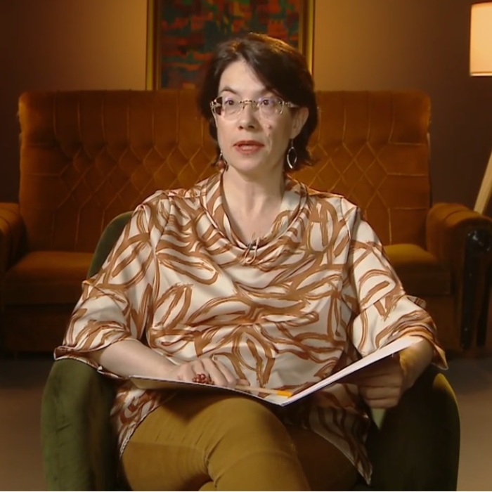 raina-nikova-nbu_700x700_crop_478b24840a