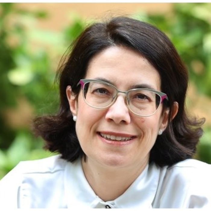 raina-nikolova-v24-chasa_700x700_crop_478b24840a