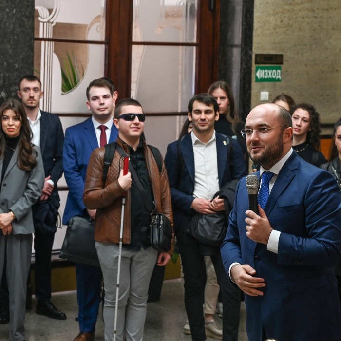 021-bta_700x700_crop_478b24840a