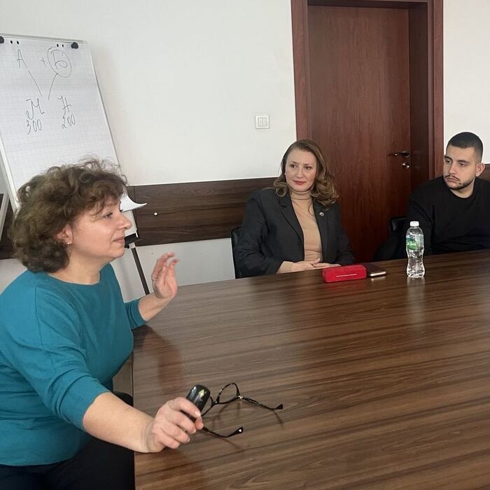 009-nbu_700x700_crop_478b24840a