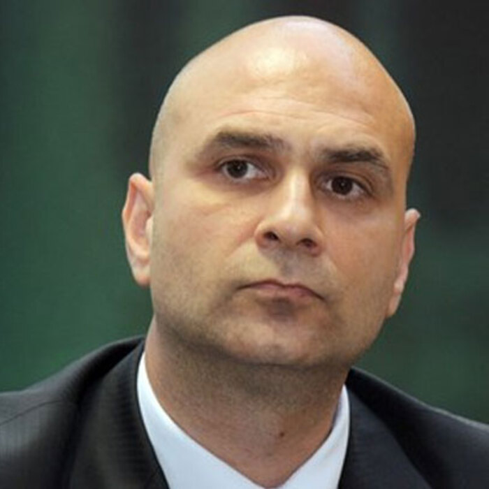 dimityr-frantishek-24-chasa_700x700_crop_478b24840a