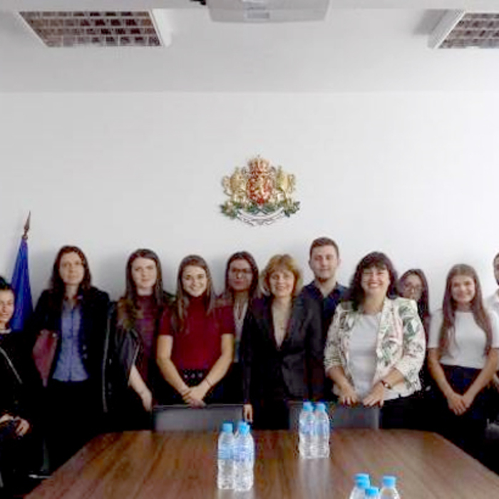 studenti-pravo-pitat_700x700_crop_478b24840a