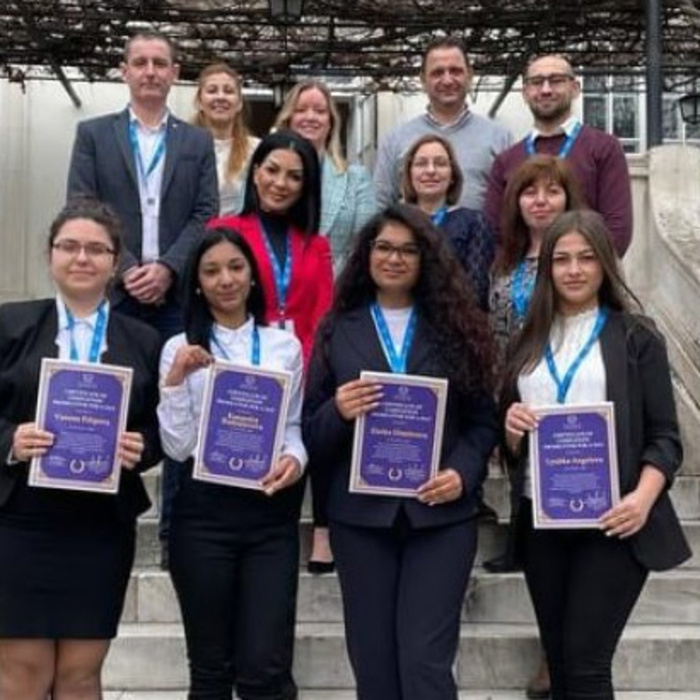 prikliuchi_700x700_crop_478b24840a