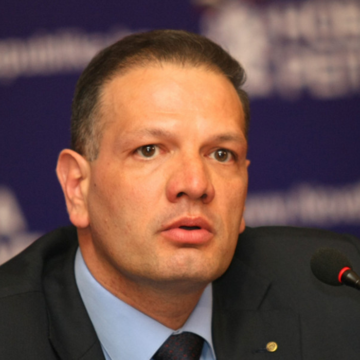 slavov_700x700_crop_478b24840a