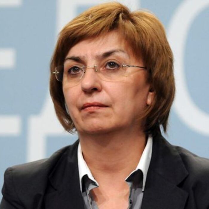 05-ekaterina-mihajlova-frognews-bg-678x410-crop-478b24840a_700x700_crop_478b24840a