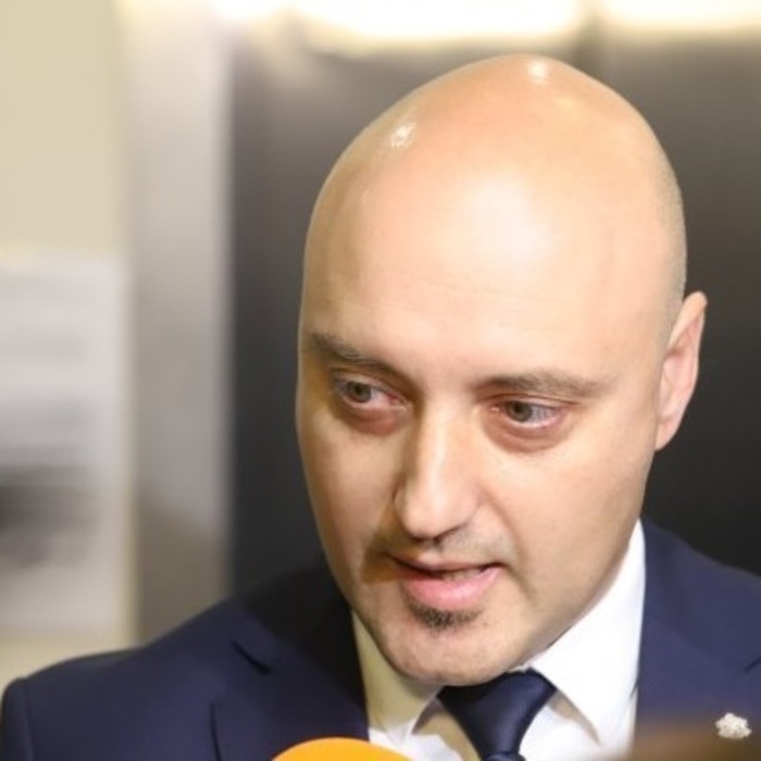 019-bgnes_700x700_crop_478b24840a