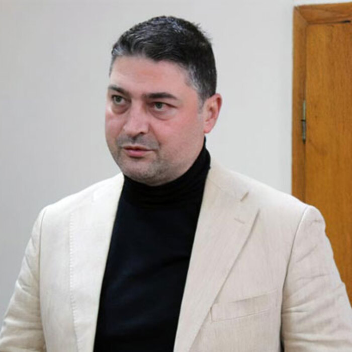 dean-dimitrov-v-ekip-7_700x700_crop_478b24840a