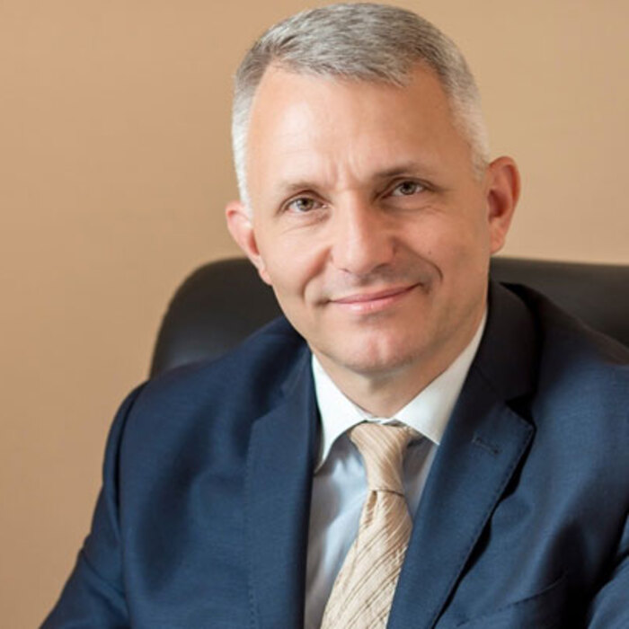 nikolai-hadjigenov-offnews_700x700_crop_478b24840a