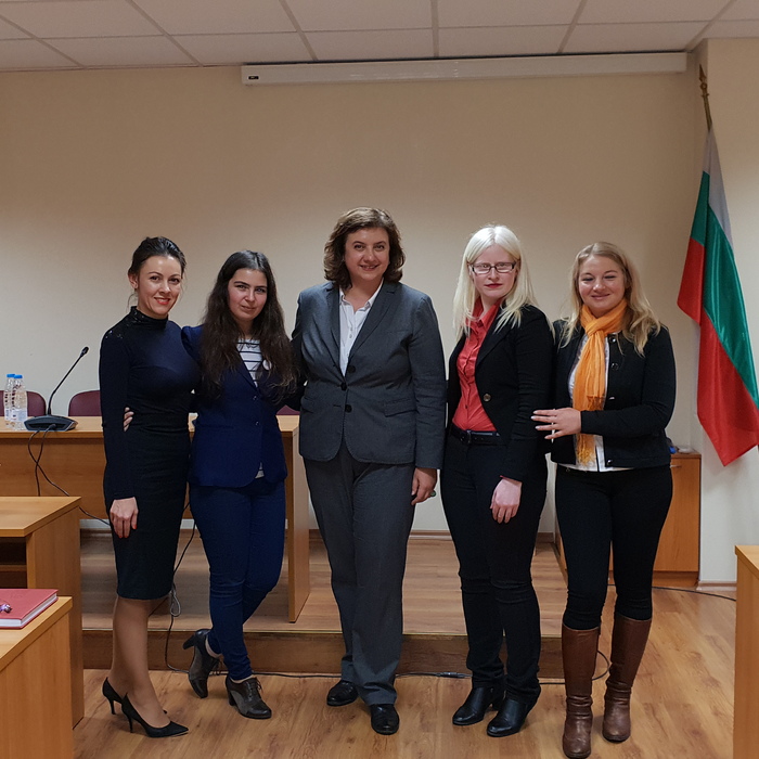 20181127-170114_700x700_crop_478b24840a