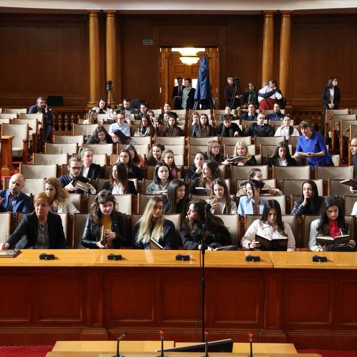 img-67e675e96399350d94862d9ff0aed244-v_700x700_crop_478b24840a