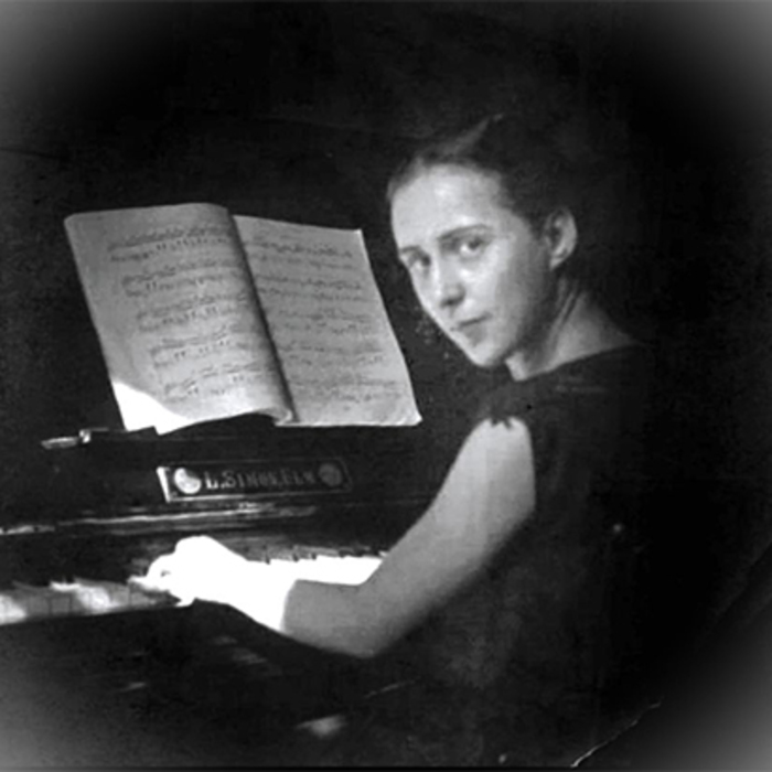 fani-popova-mutafova_700x700_crop_478b24840a