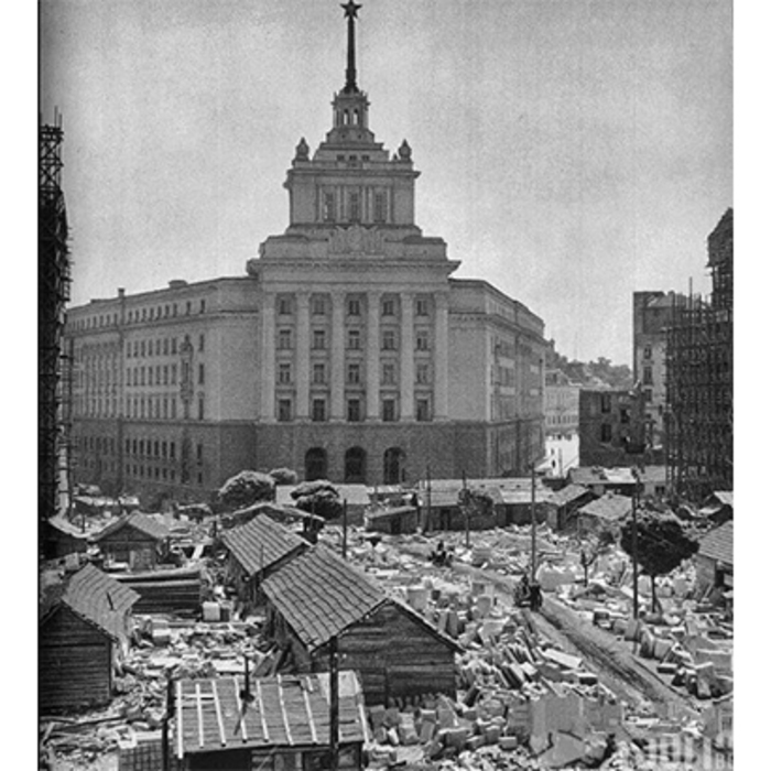 largo_700x700_crop_478b24840a