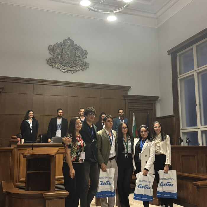 1_700x700_crop_478b24840a