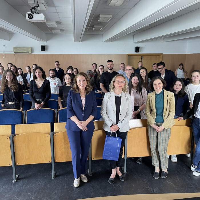 1747919806249322_700x700_crop_478b24840a