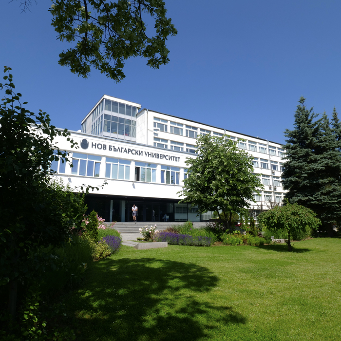 1844285-copy_700x700_crop_478b24840a