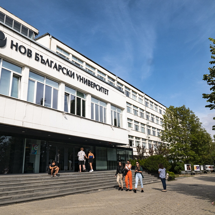 p3455359-copy_700x700_crop_478b24840a