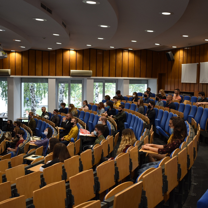 dsc-0263_700x700_crop_478b24840a